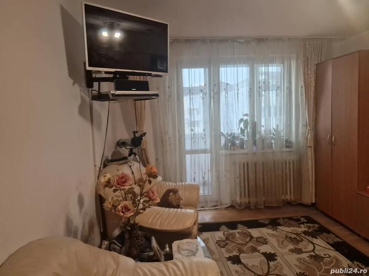 Apartament cu 2 camere decomandat în Precista