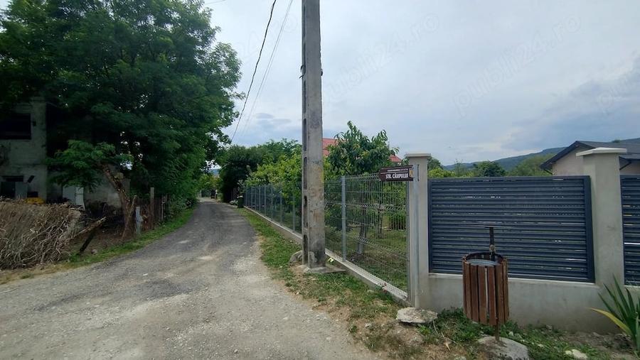 Teren de 2200 mp, în Olteni