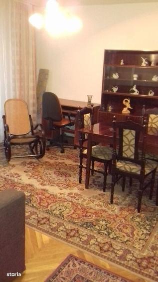 Apartament cu 3 camere decomandat în Complex Studențesc