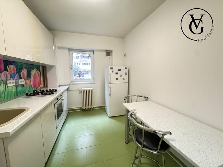 Apartament cu 3 camere semidecomandat în Iancului