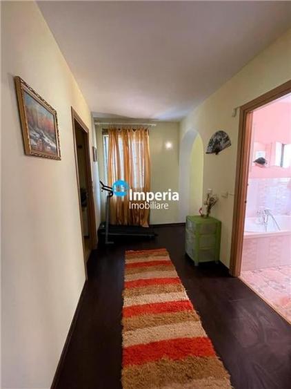 Casă individuală cu 4 camere cu Canalizare în Rediu