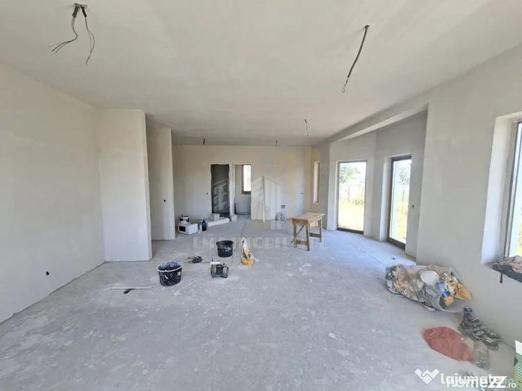 Casă cu 4 camere cu Teren 500 Mp în Sânpetru
