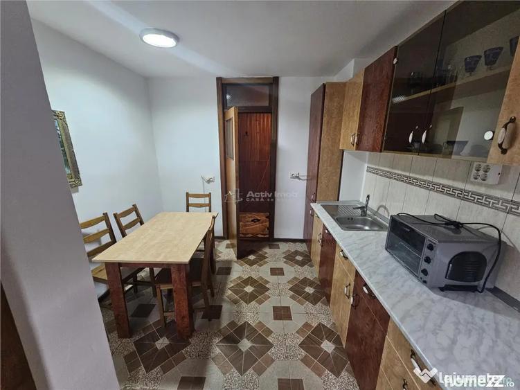 Apartament cu 3 camere decomandat, mobilat în Micro IV