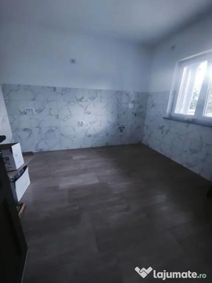 Casă cu 5 camere cu Teren 500 Mp în Rădăuți