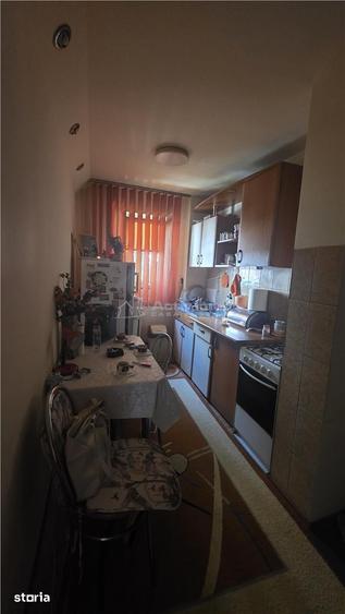 Apartament cu 2 camere semidecomandat în Rovine