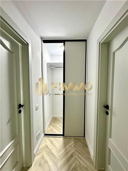 Apartament cu 3 camere semidecomandat în Policlinica
