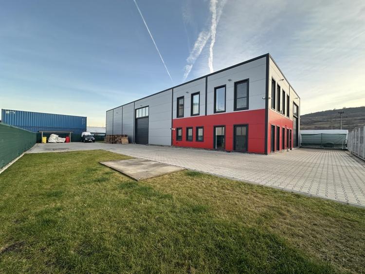 Spațiu industrial, de 560 mp, în Florești
