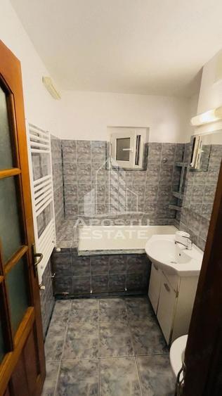 Apartament cu 3 camere decomandat în Soarelui