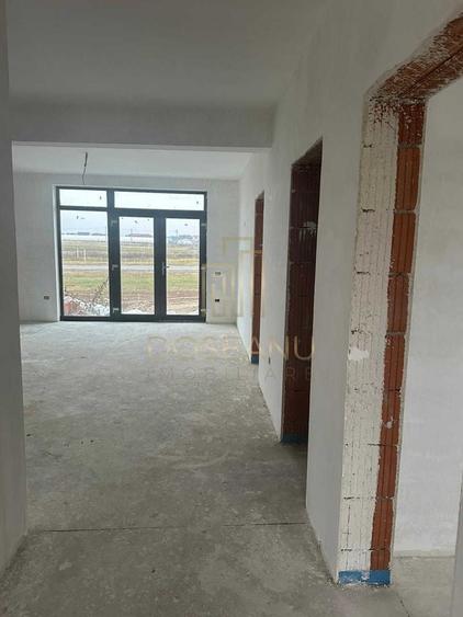 Casă individuală cu 4 camere cu Teren 300 Mp în Cihei