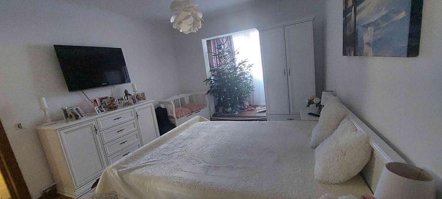 Apartament cu 4 camere decomandat în 1 Mai
