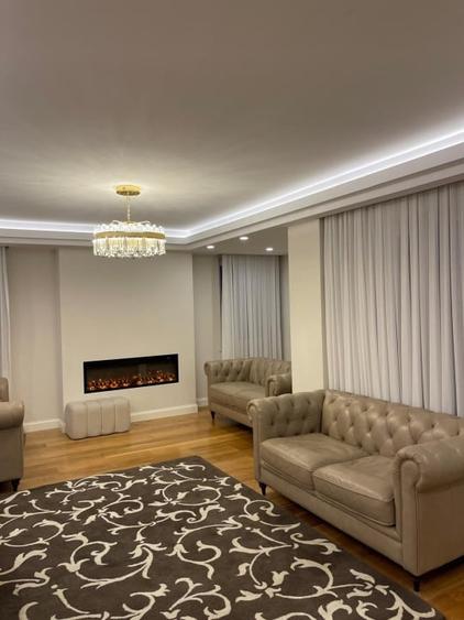 Apartament cu 5 camere decomandat, mobilat în Est