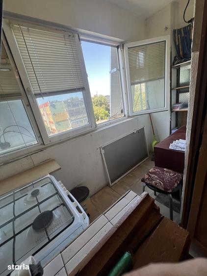 Apartament cu 3 camere semidecomandat în Gării