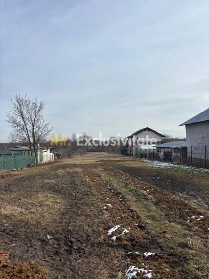 Teren de 3054 mp, în Smeura