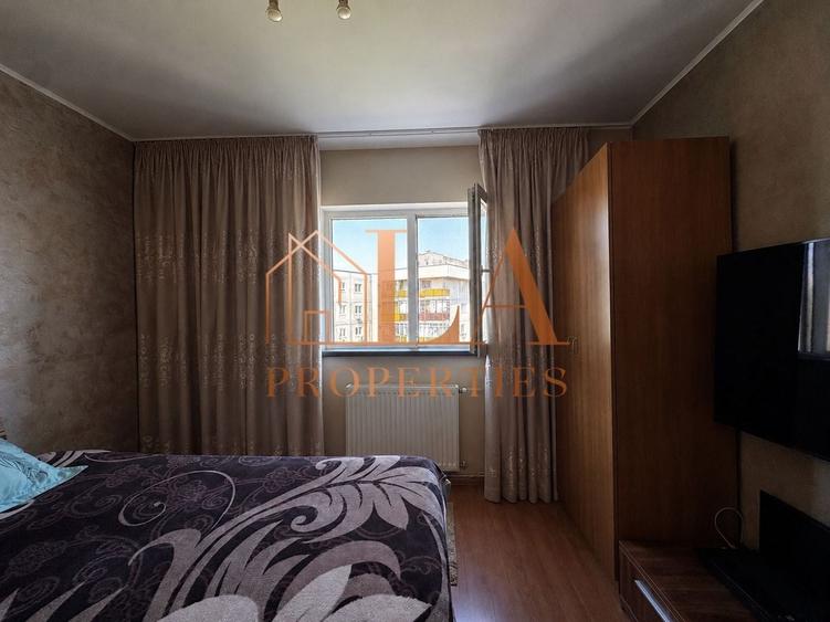 Apartament cu 3 camere decomandat în Drumul Taberei