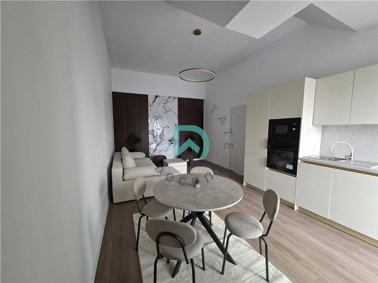 Apartament cu 3 camere decomandat în Tractorul
