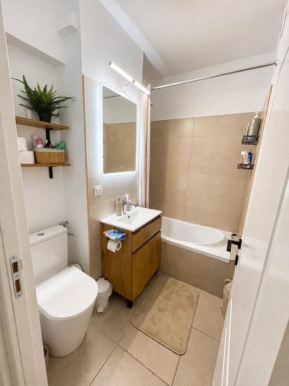 Apartament cu 3 camere semidecomandat în Nord