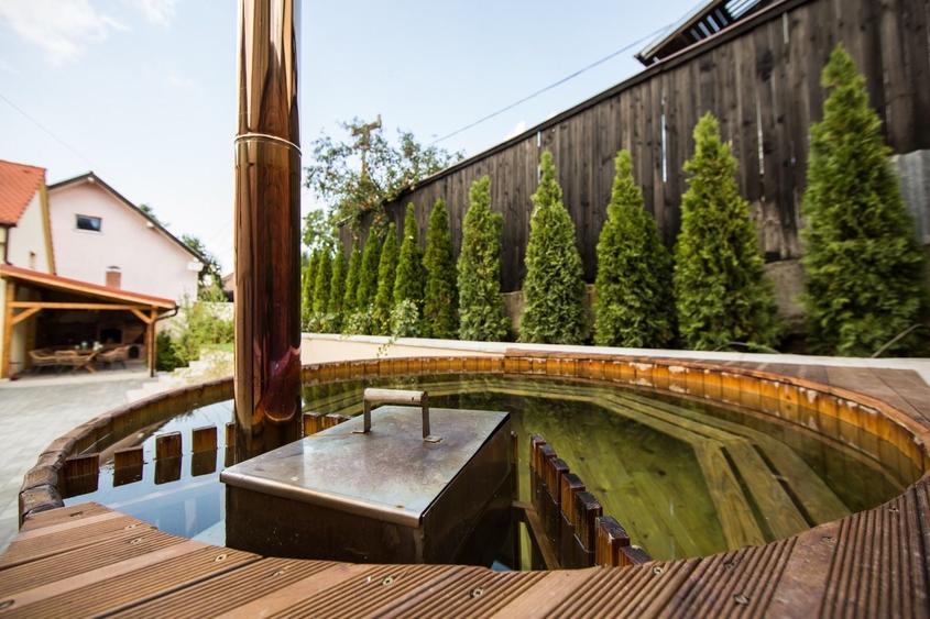 Casă individuală cu 6 camere cu Canalizare în Baciu