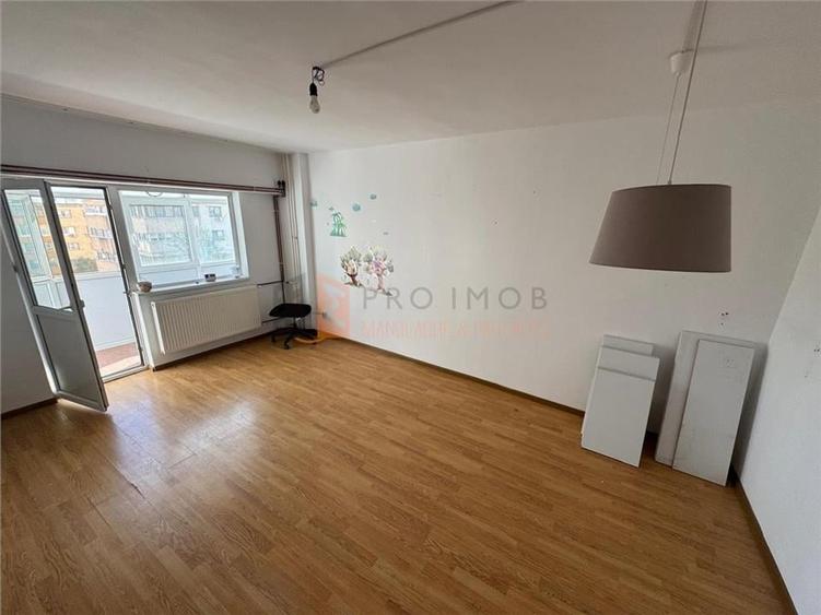 Apartament cu 3 camere decomandat în Unirii Sud