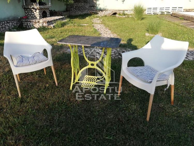 Apartament cu 3 camere decomandat în Bujac