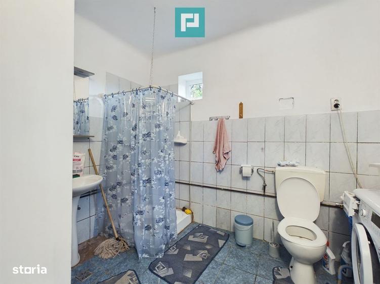 Casă cu 4 camere cu Canalizare în Central