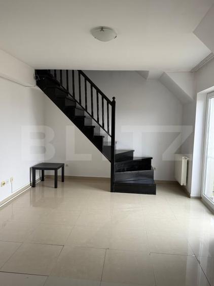 Apartament cu 3 camere semidecomandat, mobilat în Râșnov