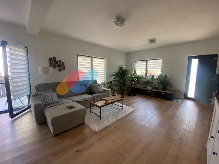Duplex cu 4 camere cu Canalizare în Câmpenești