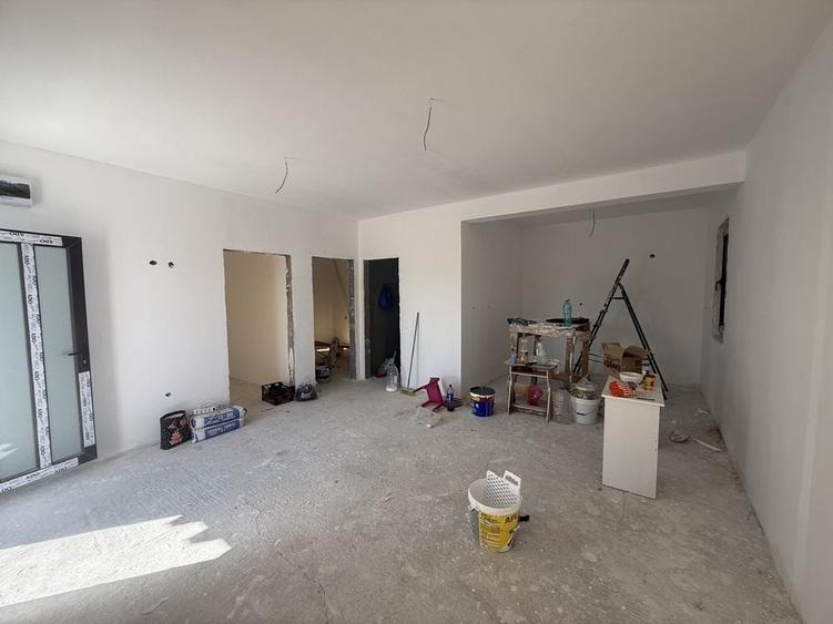 Casă cu 3 camere în Lumina