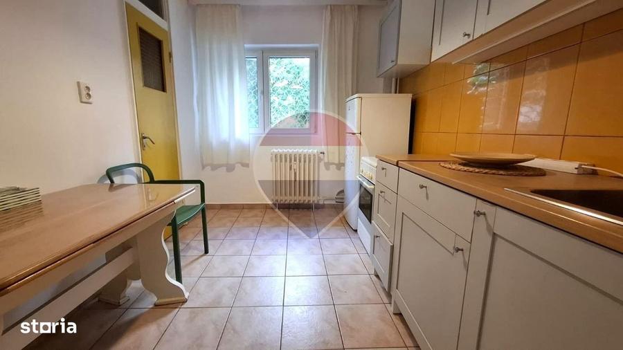 Apartament cu 2 camere decomandat în Bucur Obor
