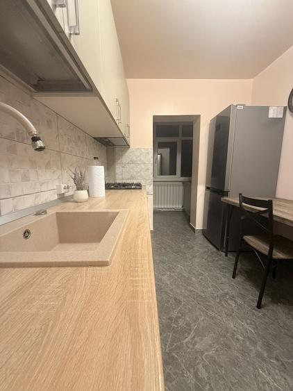 Apartament cu 2 camere decomandat în Micro 17