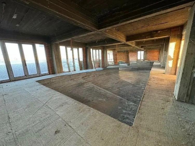 Casă cu 26 camere cu Teren 1408 Mp în Lacul Morii