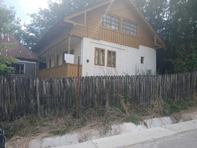 Casă cu 2 camere în Păușești