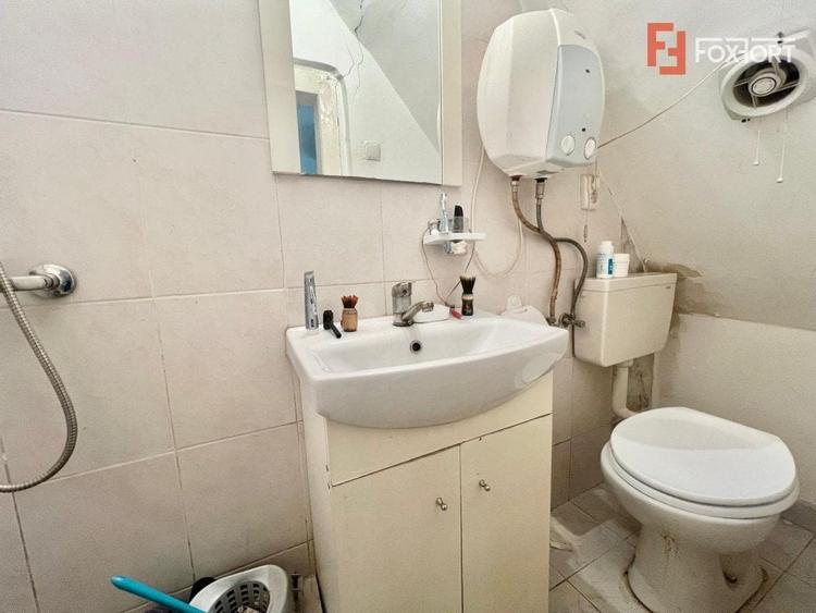 Casă cu 5 camere cu Canalizare în Lunei