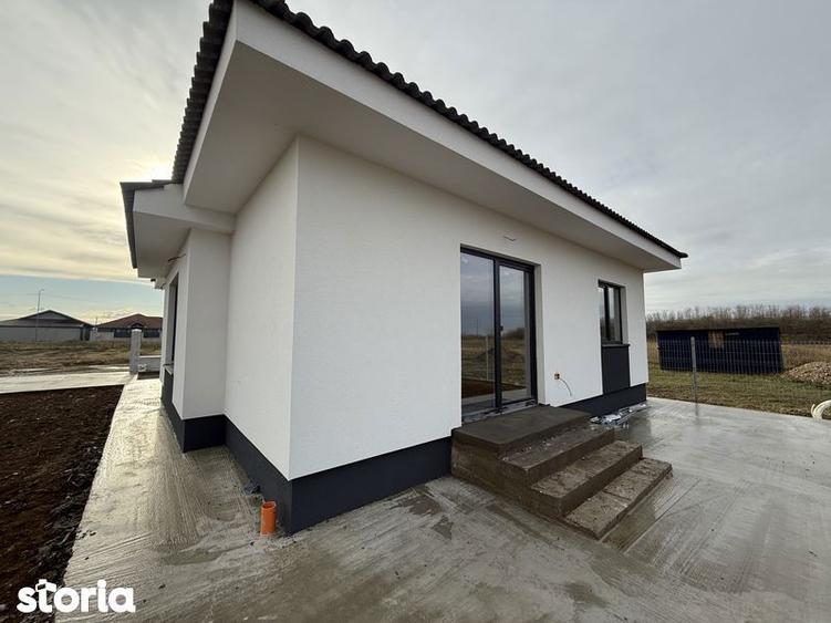 Casă cu 4 camere cu Teren 90 Mp în Oșorhei