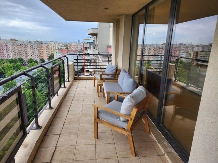 Apartament cu 3 camere în Barbu Văcărescu