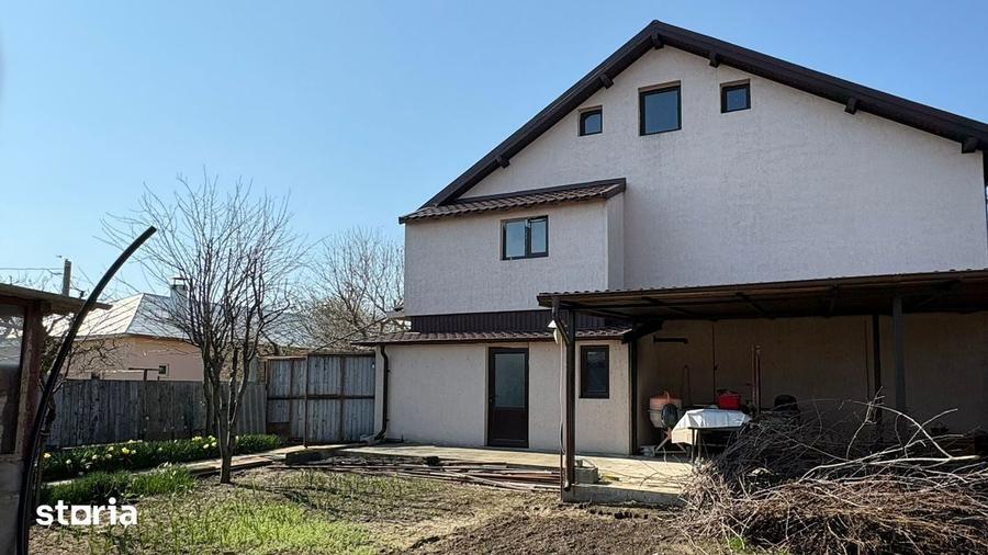 Casă cu 6 camere cu Teren 640 Mp în Somova