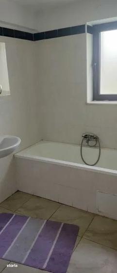 Casă cu 3 camere decomandat în Theodor Pallady
