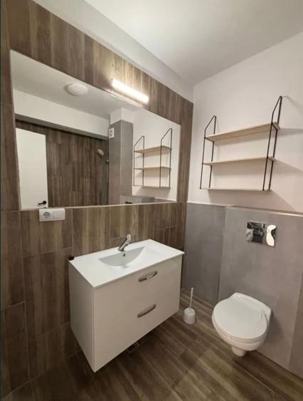 Apartament cu 2 camere semidecomandat în Florești