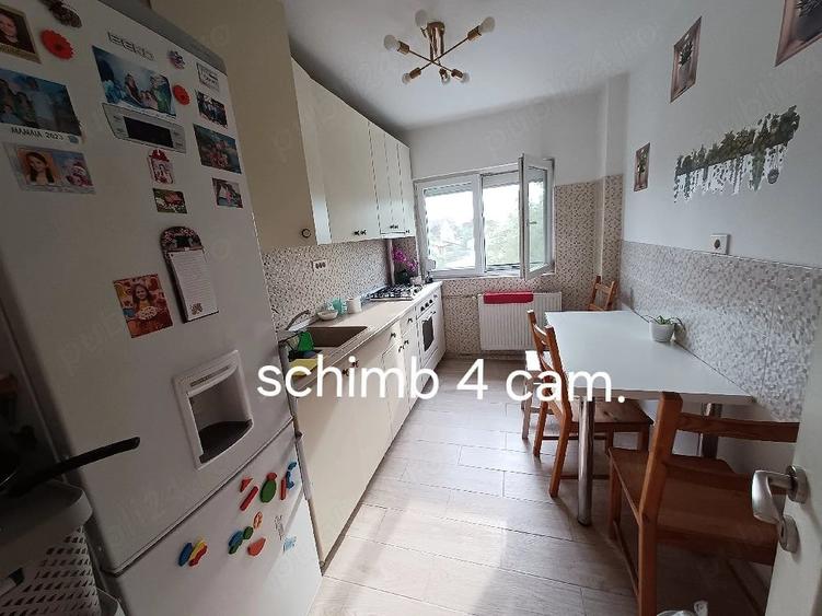 Apartament cu 3 camere semidecomandat în Tei