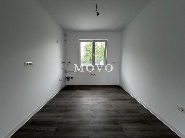 Duplex cu 4 camere cu Canalizare în Utvin