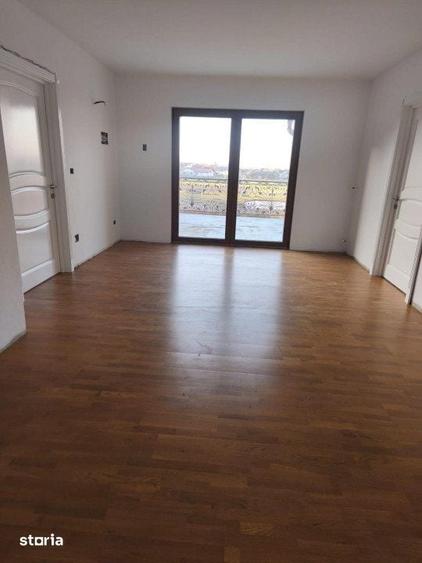 Casă cu 8 camere cu Teren 2500 Mp în Rădăuți