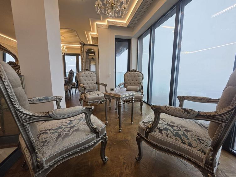 Apartament cu 4 camere decomandat în Aviației