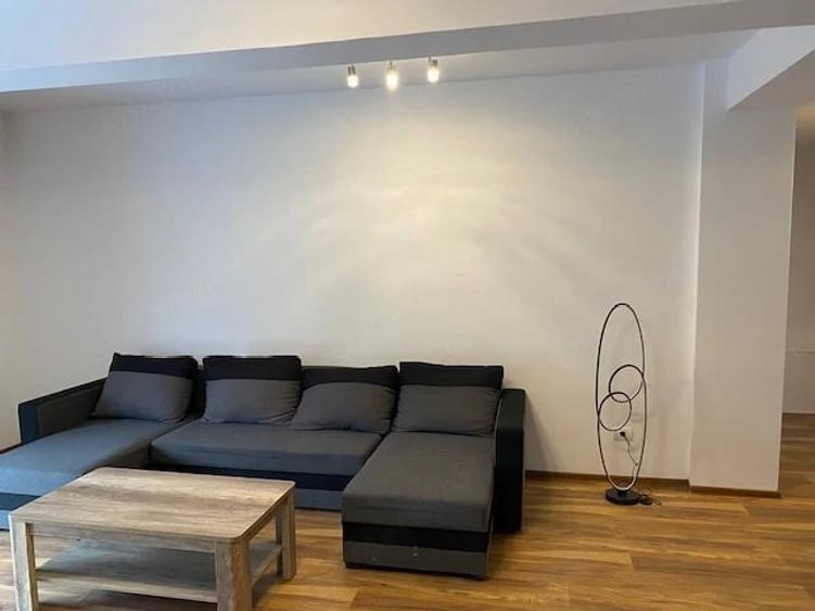 Apartament cu 3 camere decomandat în Dumbrăvița