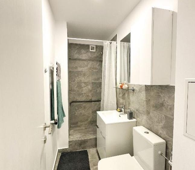 Apartament cu 2 camere semidecomandat, mobilat în Eroii Revoluției