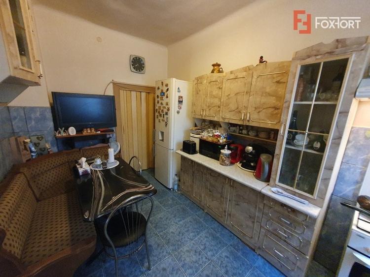 Apartament cu 3 camere nedecomandat, mobilat în P-ța Maria