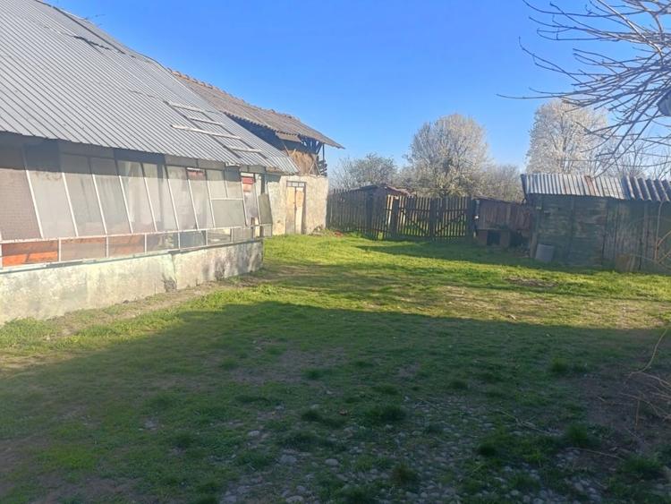 Casă individuală cu 3 camere cu Teren 9000 Mp în Hăbud
