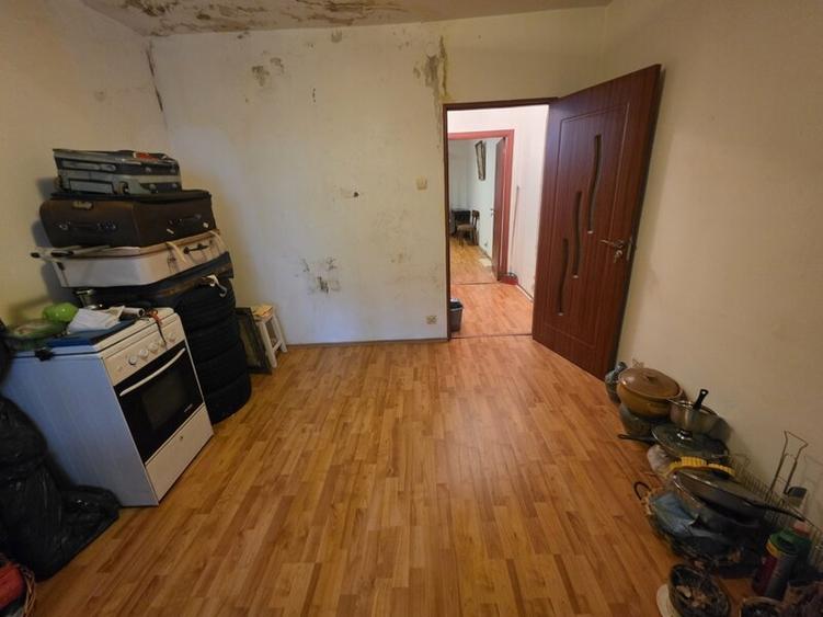 Apartament cu 3 camere decomandat în Dristor