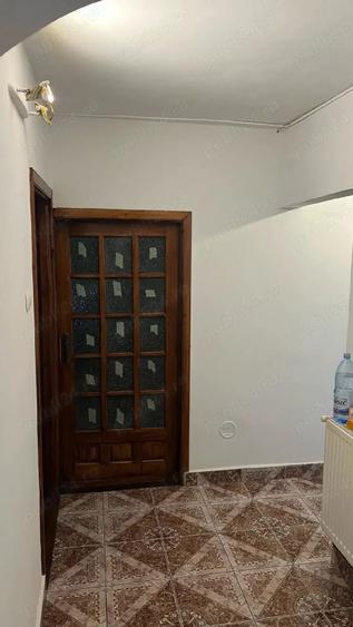Apartament cu 4 camere decomandat în Victoria