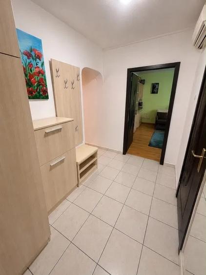 Apartament cu 3 camere decomandat în Drumul Taberei