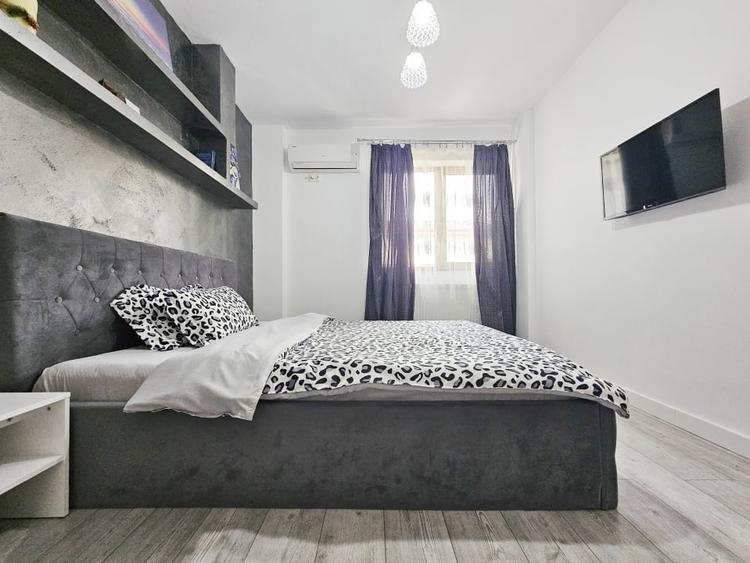 Apartament cu 4 camere semidecomandat, mobilat în Mamaia-Sat