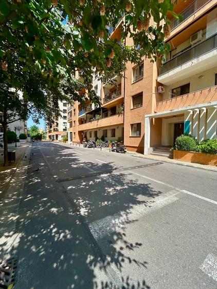 Apartament cu 2 camere decomandat, mobilat în Splaiul Independenței